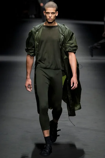 Look 1